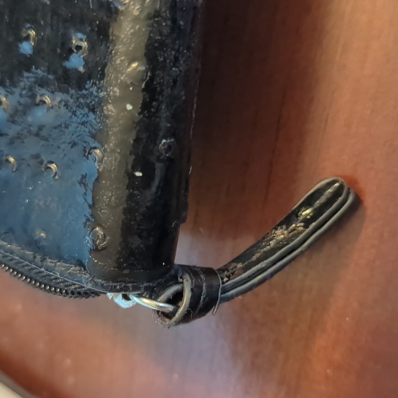 Kenneth Cole Reaction Zipper and button wallet - Picture 3 of 13